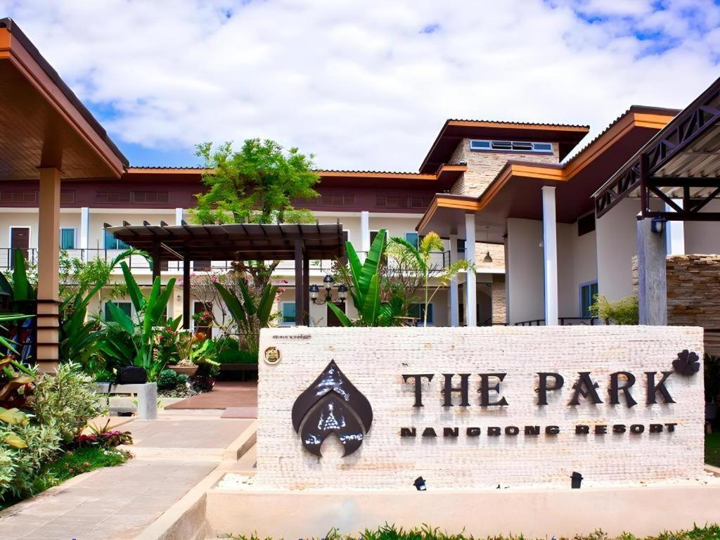 The Park Nangrong Resort Ngoại thất bức ảnh
