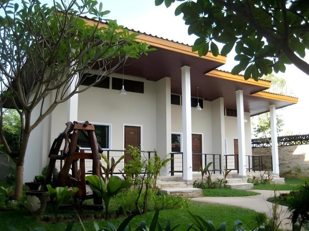 The Park Nangrong Resort Ngoại thất bức ảnh