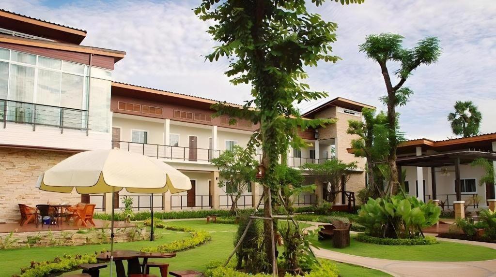 The Park Nangrong Resort Ngoại thất bức ảnh