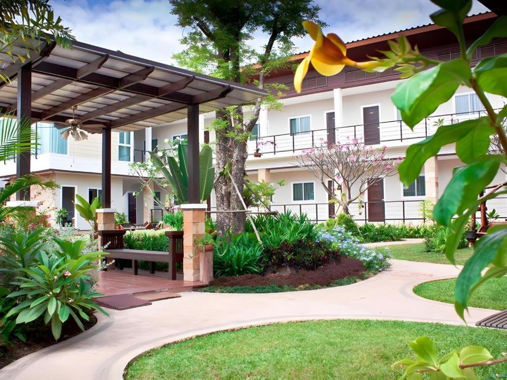 The Park Nangrong Resort Ngoại thất bức ảnh