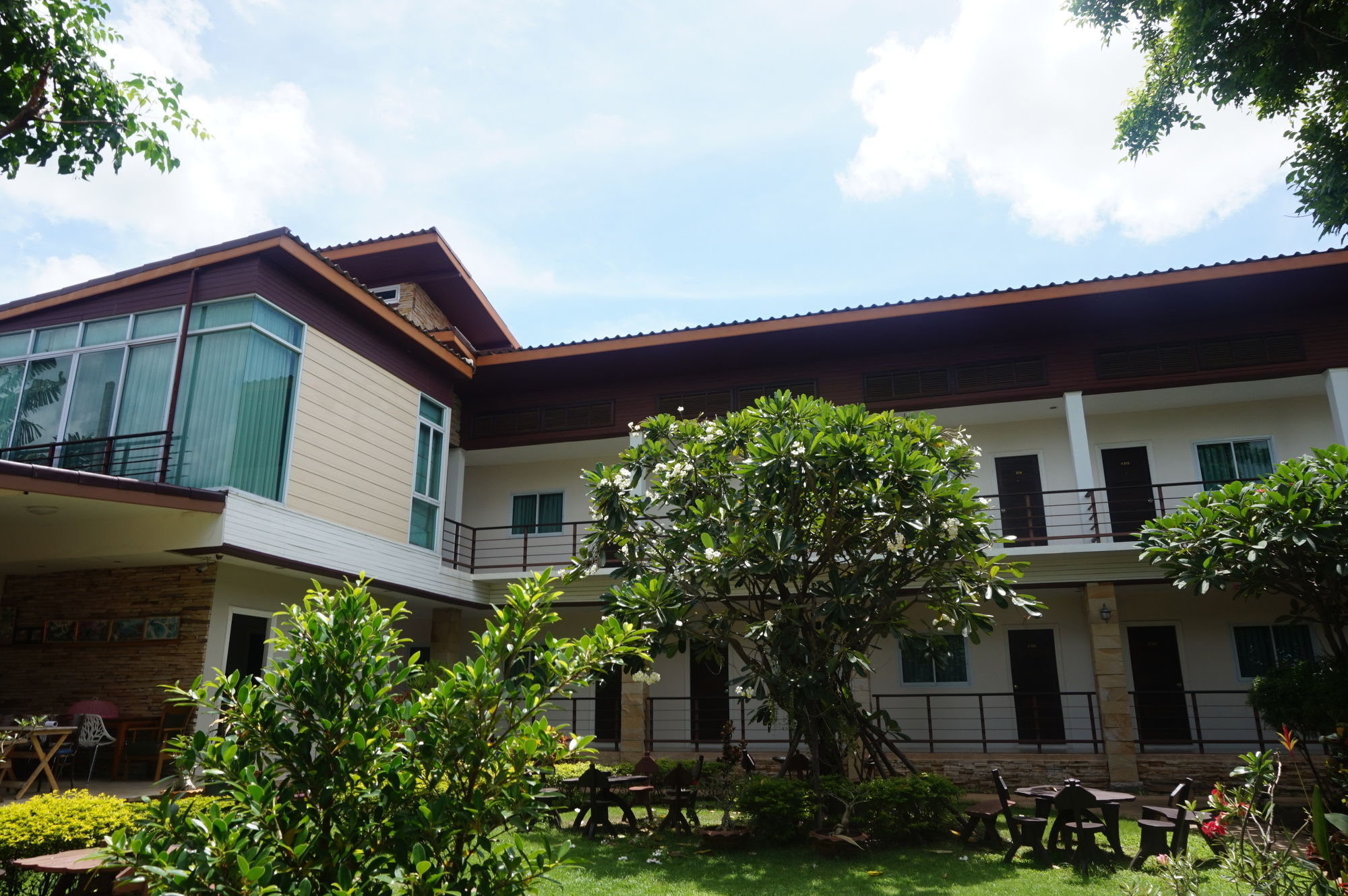 The Park Nangrong Resort Ngoại thất bức ảnh
